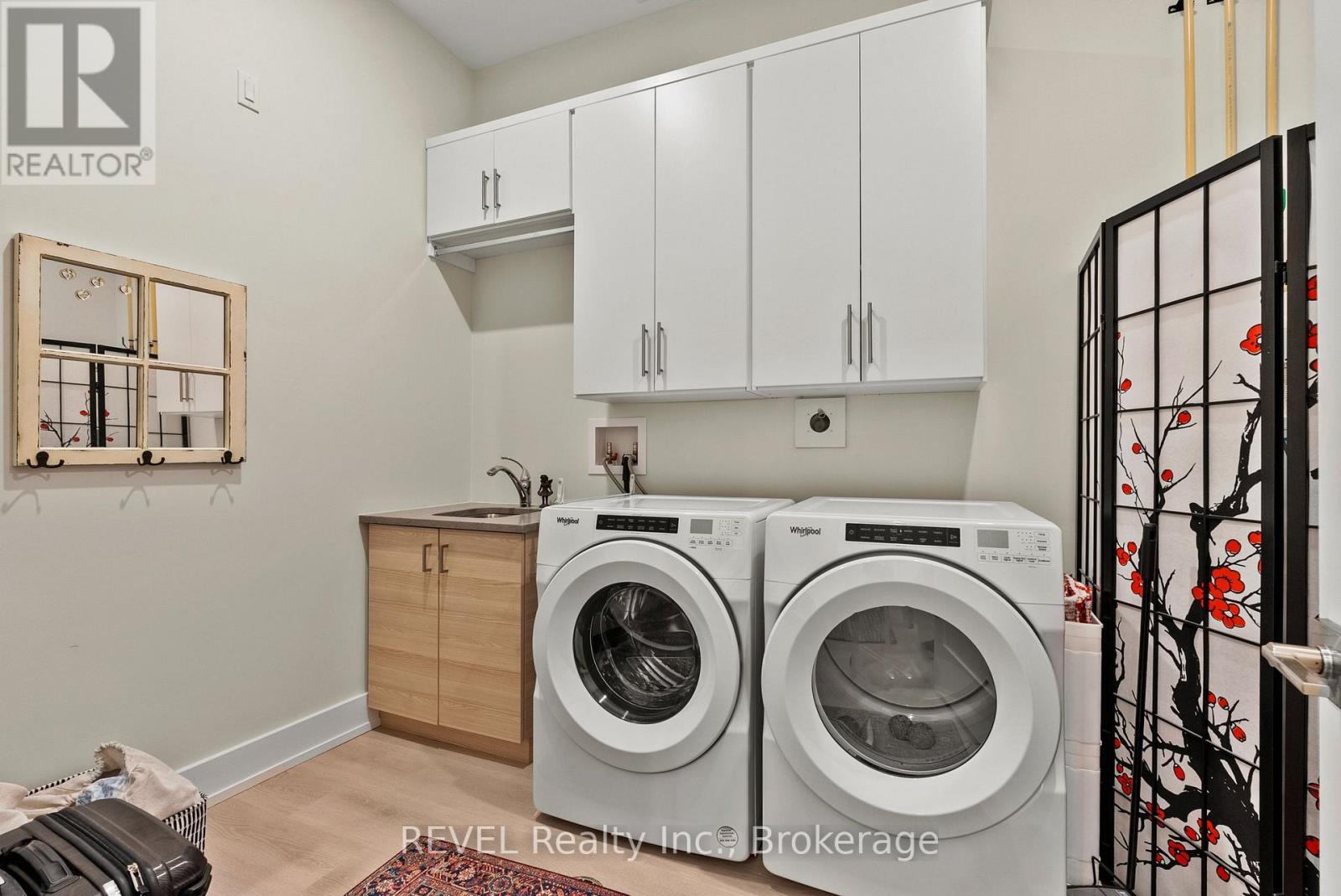 #404 77 YATES STREET - 18
