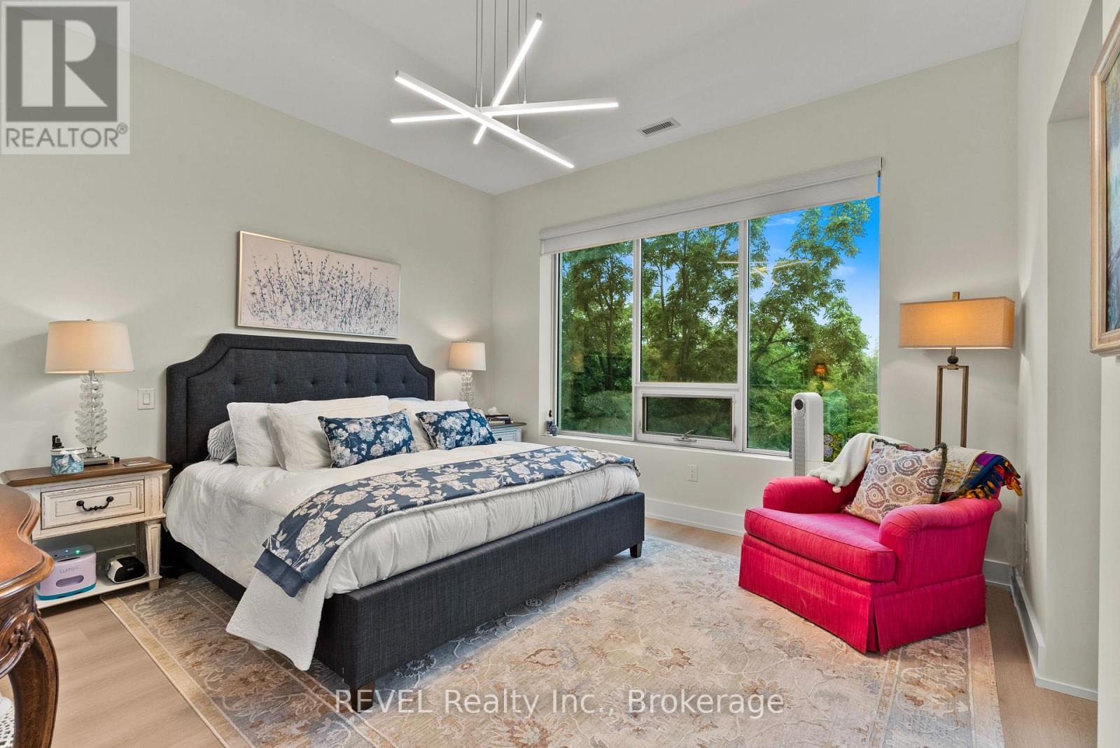 #404 77 YATES STREET - 19