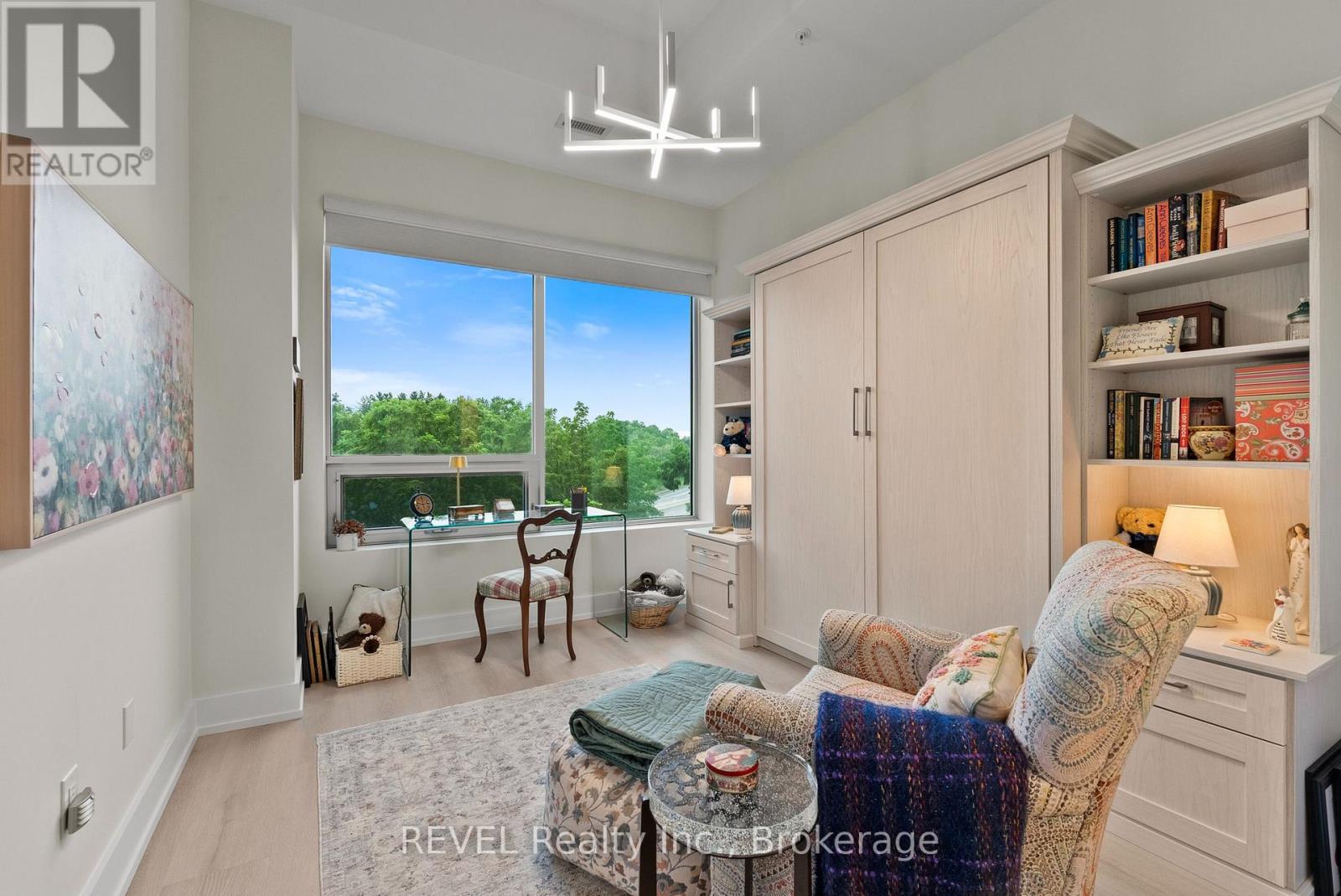 #404 77 YATES STREET - 22