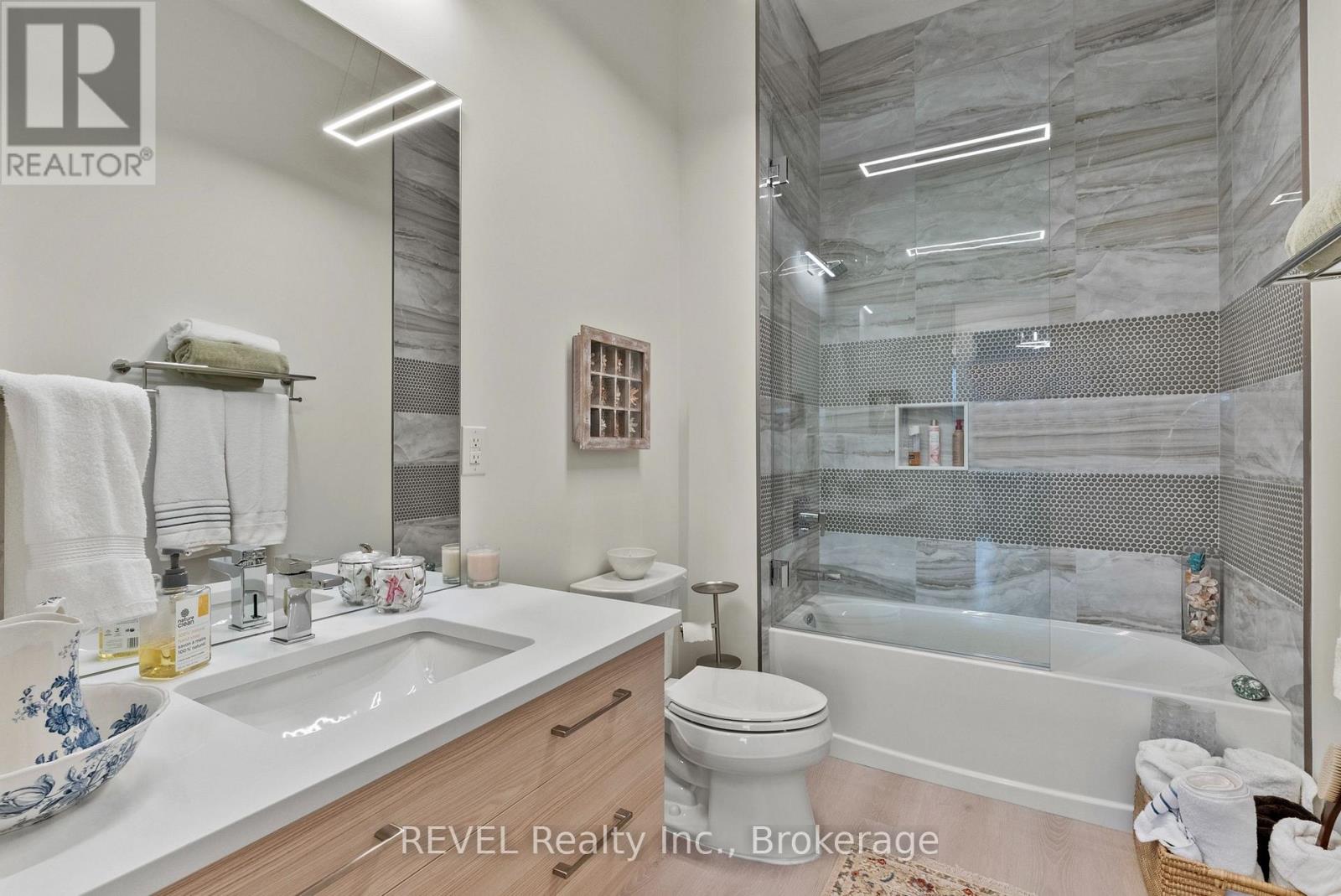 #404 77 YATES STREET - 23
