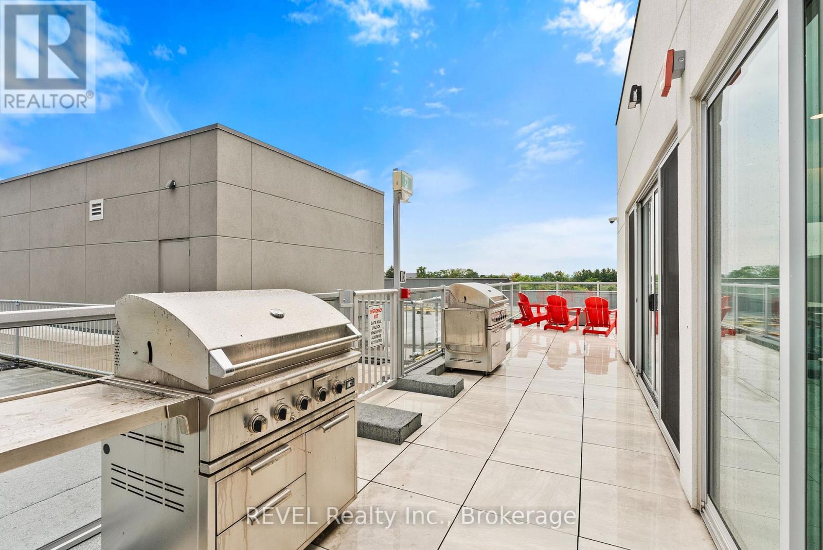 #404 77 YATES STREET - 27
