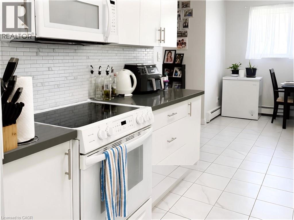 15 MOWAT Boulevard Unit# 19 — photo 2