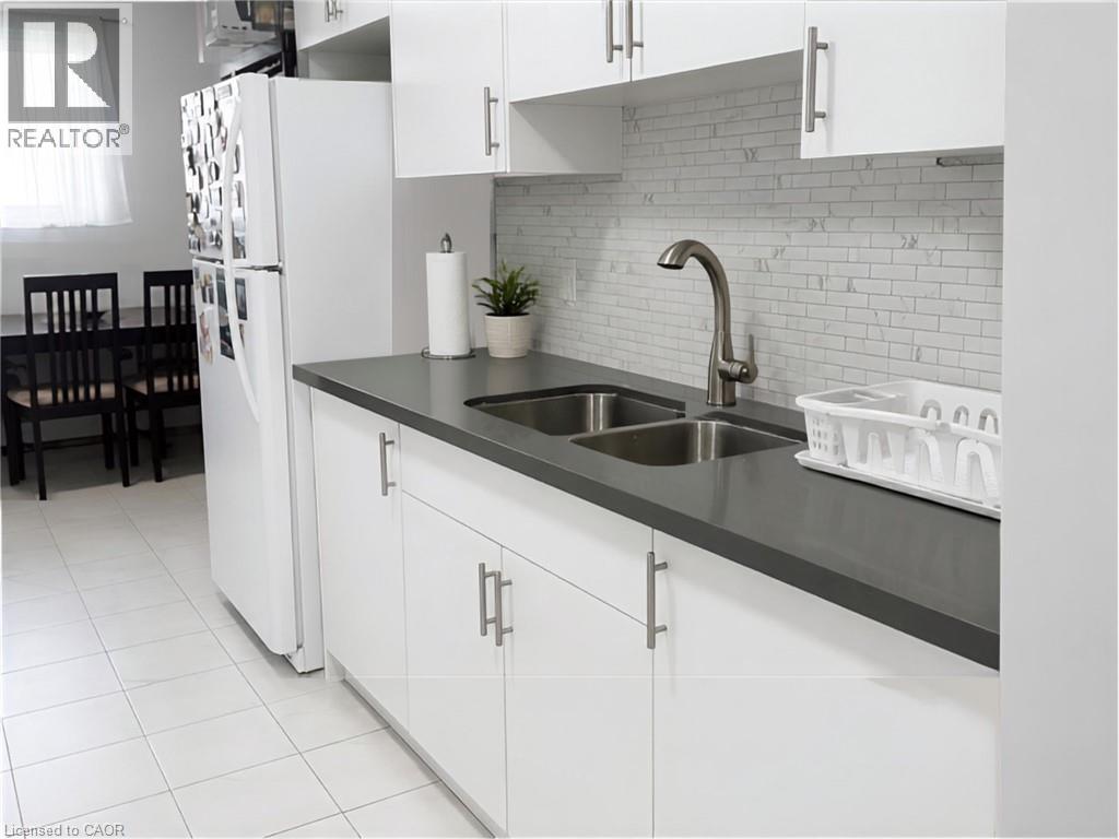 15 MOWAT Boulevard Unit# 19 — photo 3