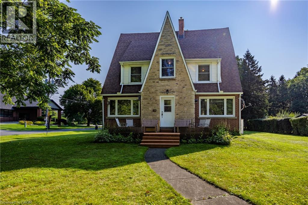 729 NORFOLK Street N - 1