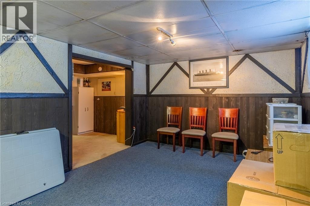 729 NORFOLK Street N - Image 40