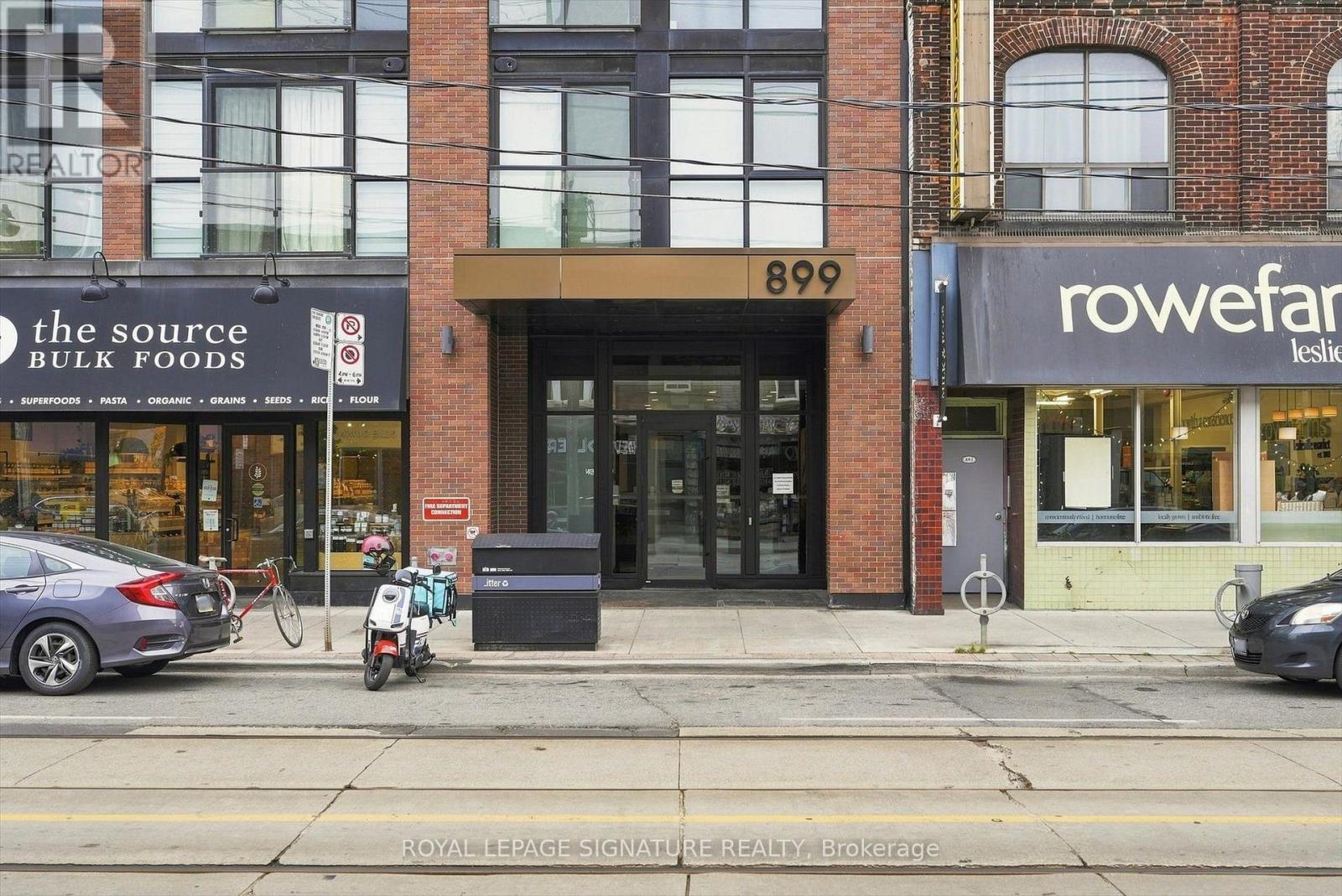 #503 899 QUEEN STREET E - 32
