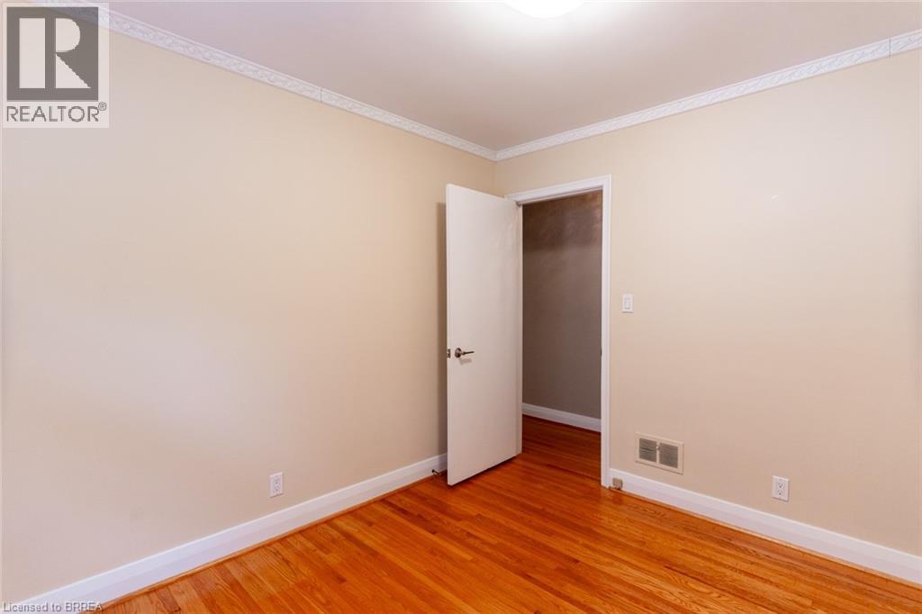 30 PROCTOR Avenue - 12