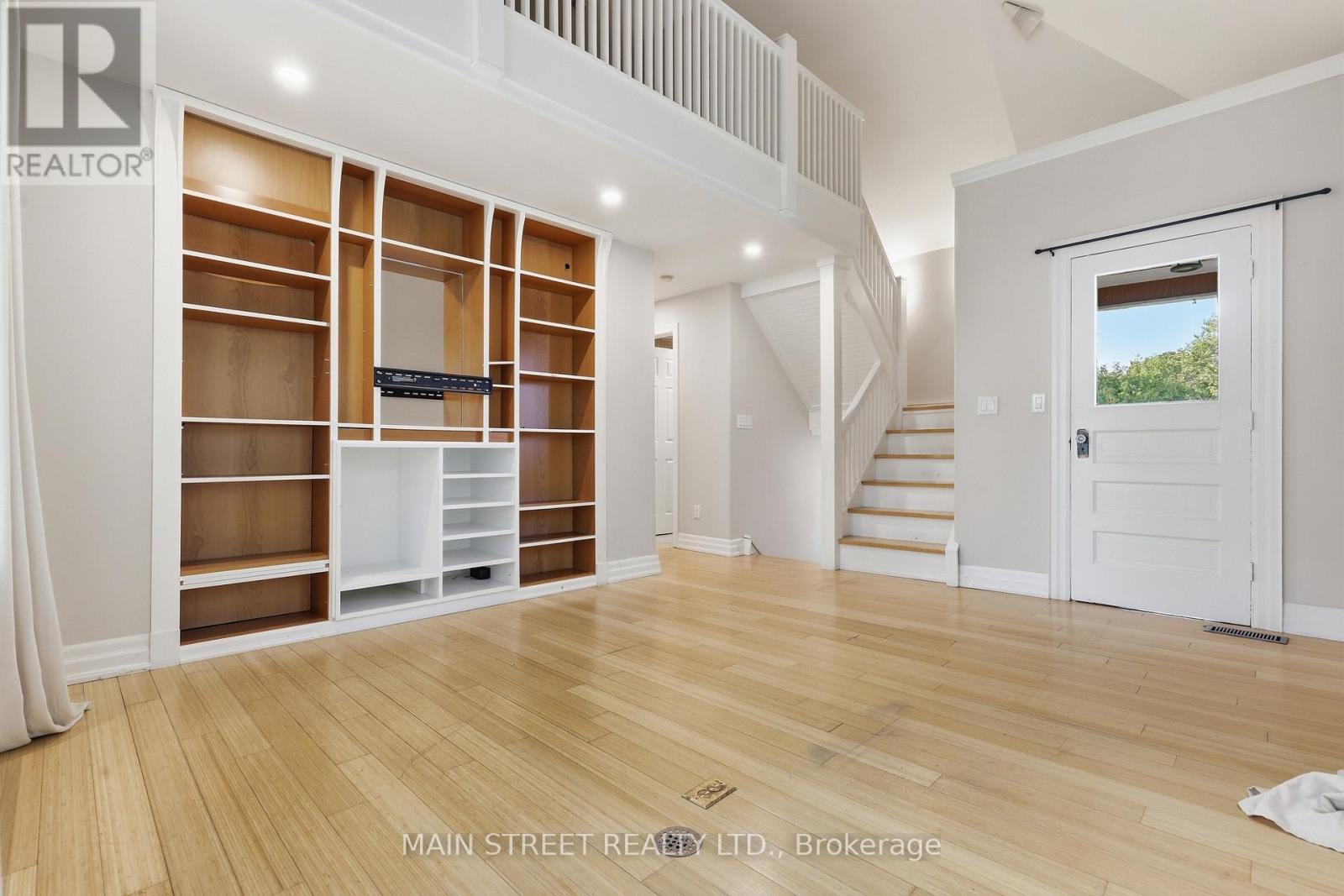 12 VINCENT STREET - 18