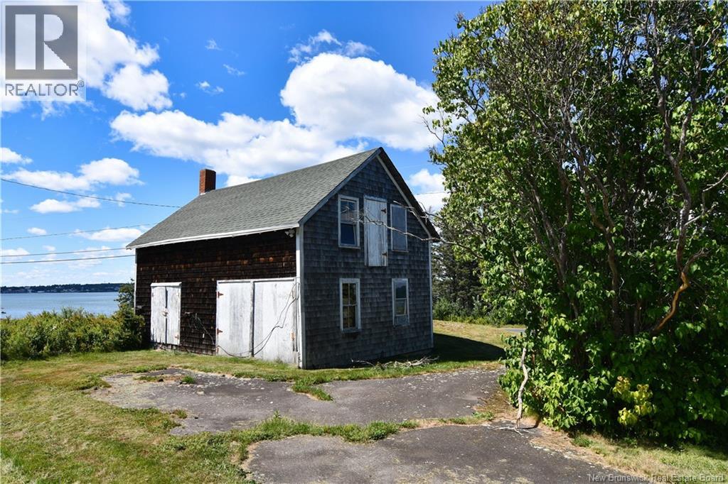 744 North Road - Image 20