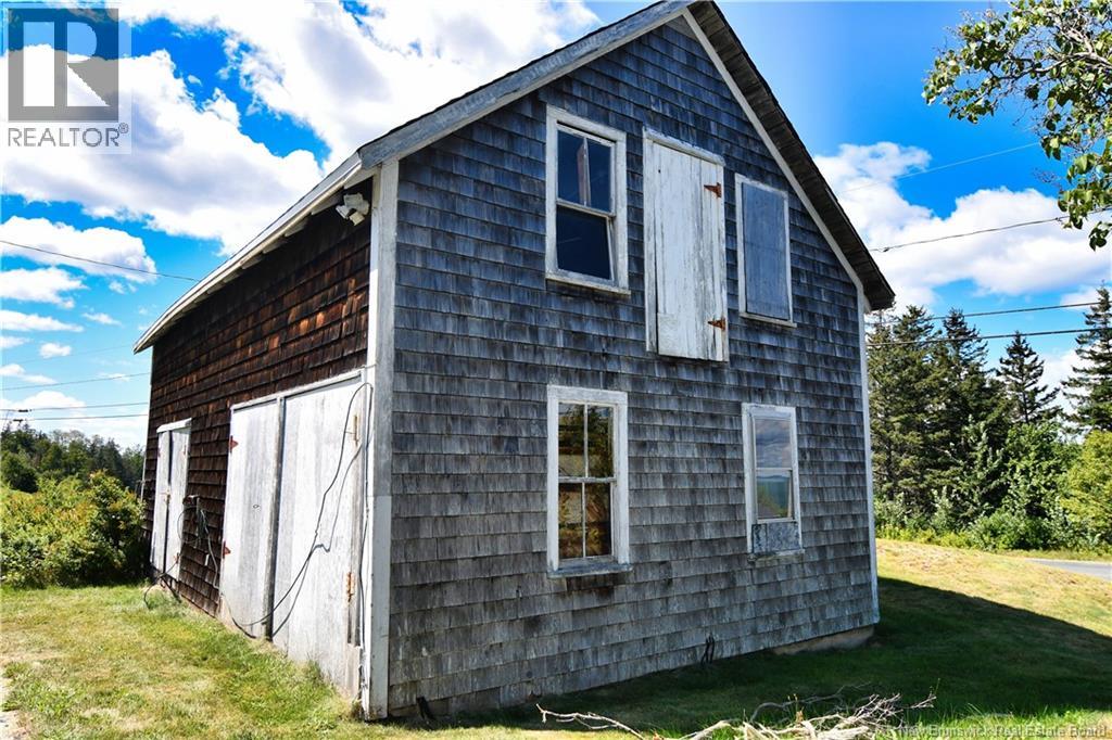 744 North Road - Image 21