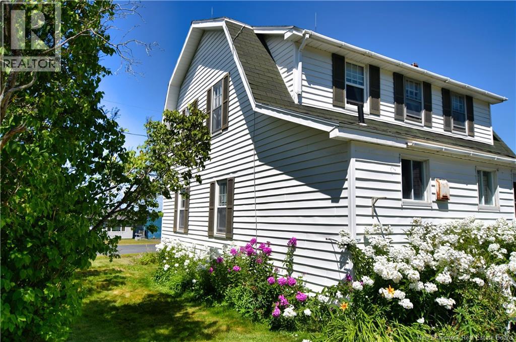 744 North Road - 22