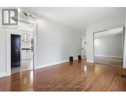 12 Vincent Street, Newmarket, ON L3Y4G2 Photo 9
