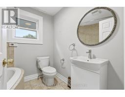 12 Vincent Street, Newmarket, ON L3Y4G2 Photo 27