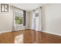 12 Vincent Street, Newmarket, ON L3Y4G2 Photo 8
