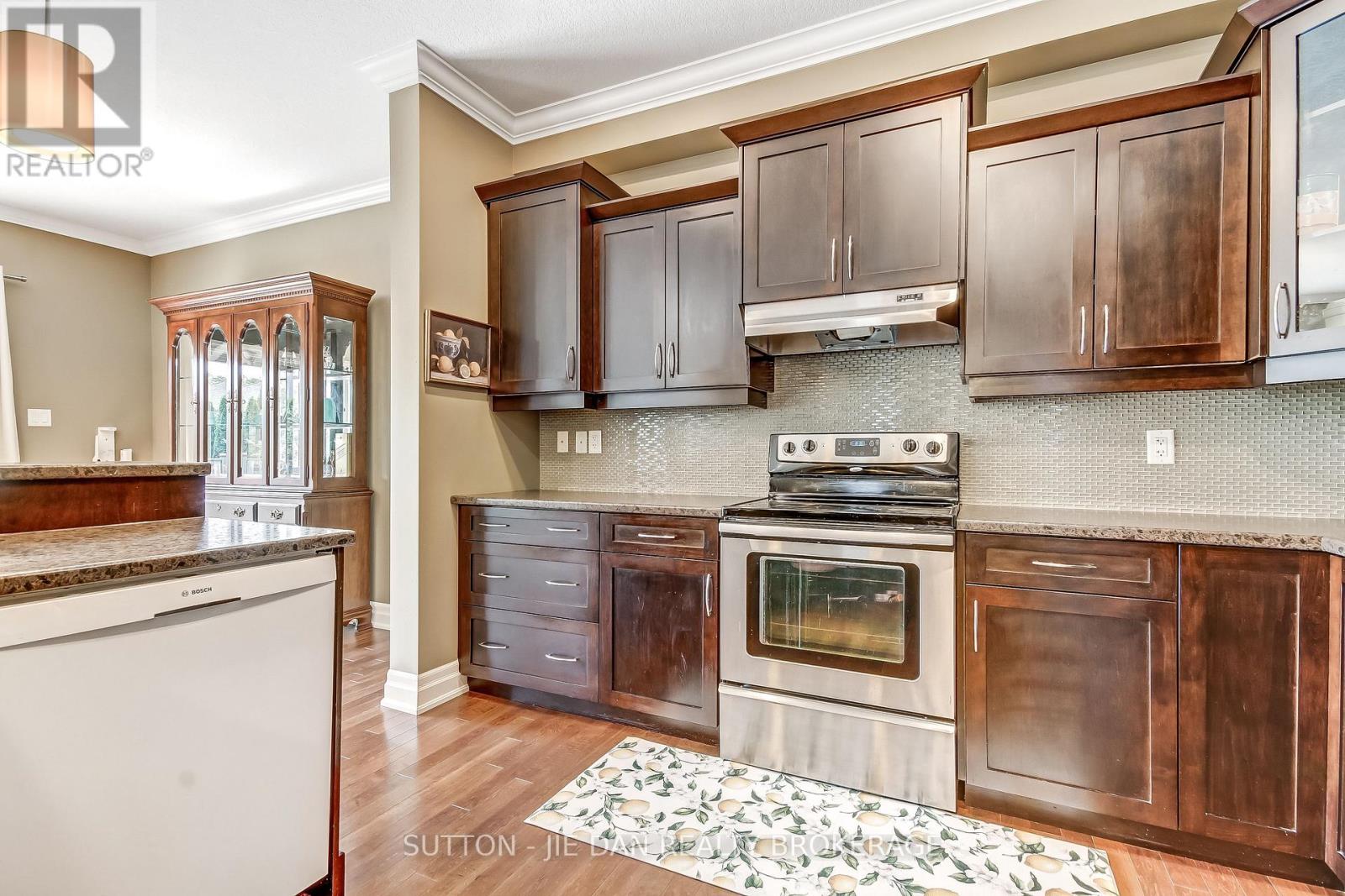 4 bedroom Single Family interior view, 1511 CORONATION Drive, London North (North I), Ontario