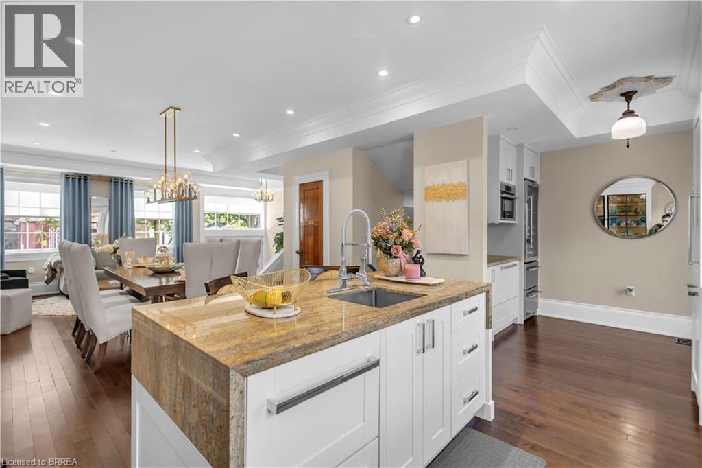 220 SHERIDAN Street - Image 11