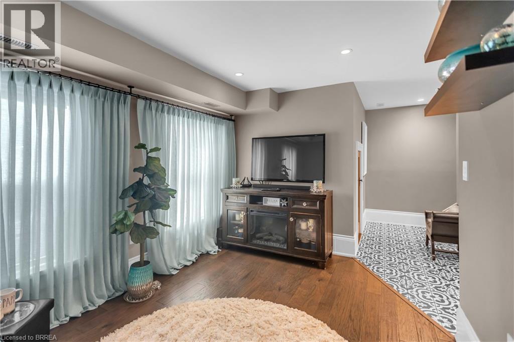 220 SHERIDAN Street - Image 24