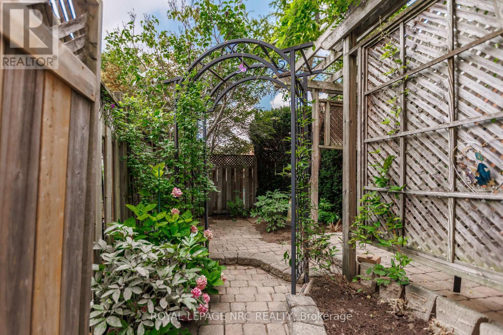 111 COLE CRESCENT - Image 27