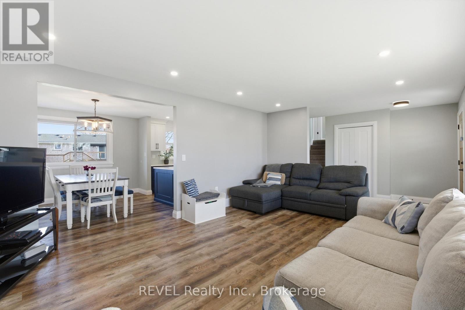 21 LENA CRESCENT - Image 11