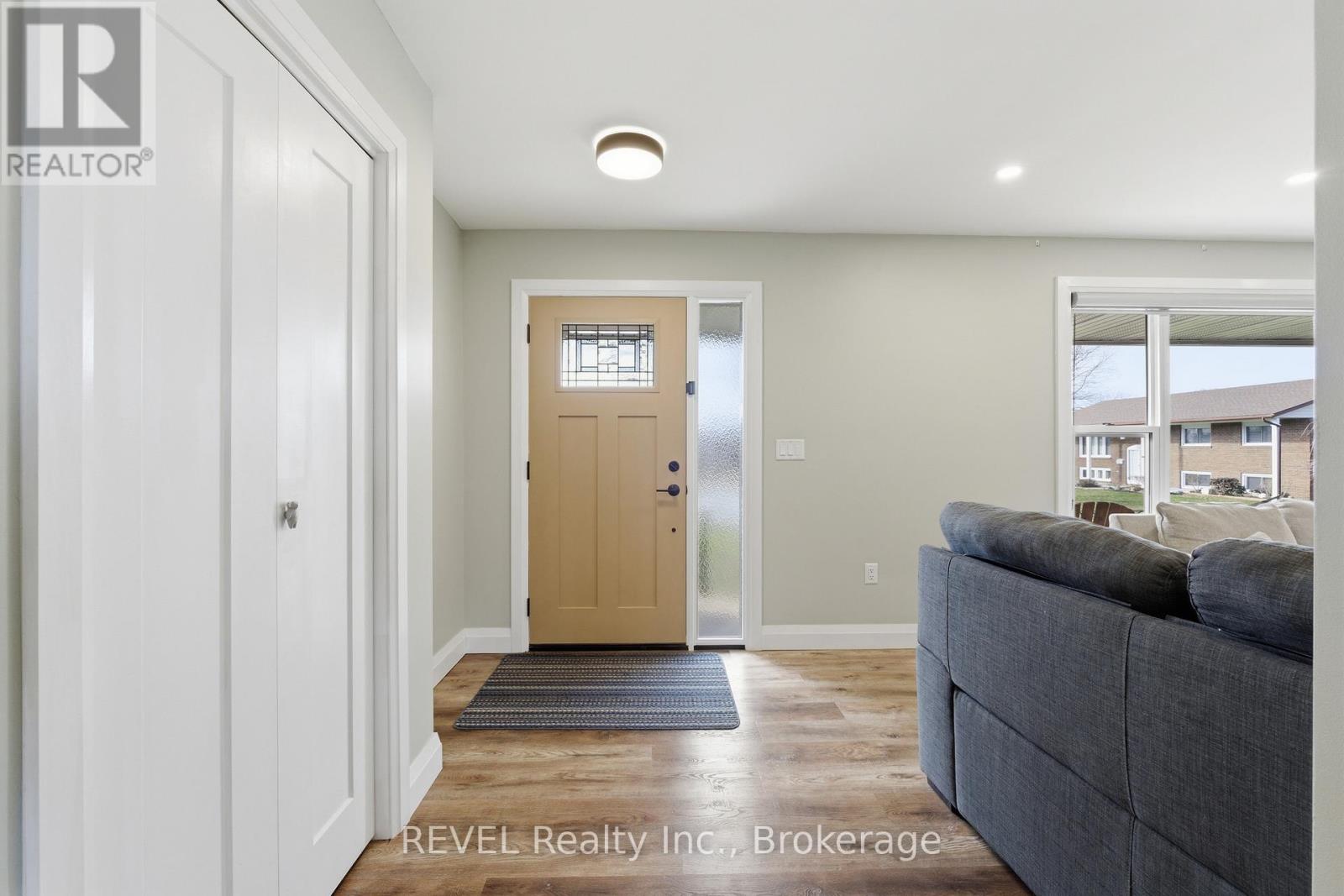 21 LENA CRESCENT - Image 16