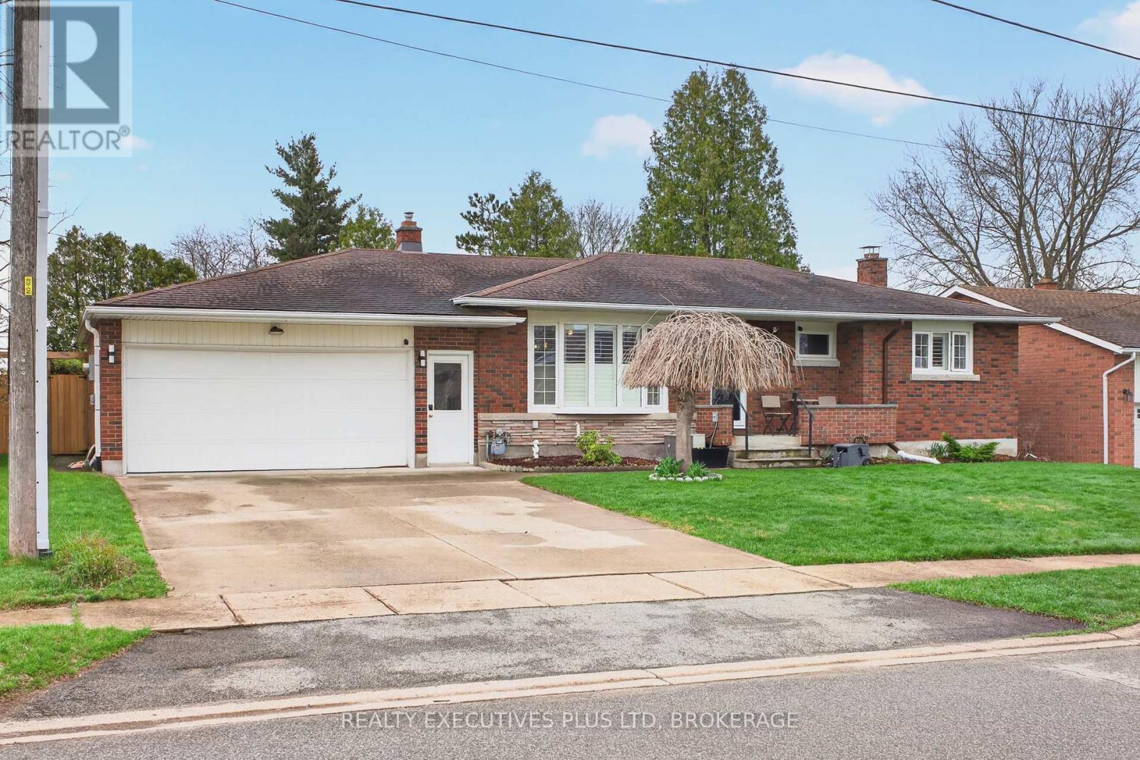 6410 SHERWOOD ROAD - 1