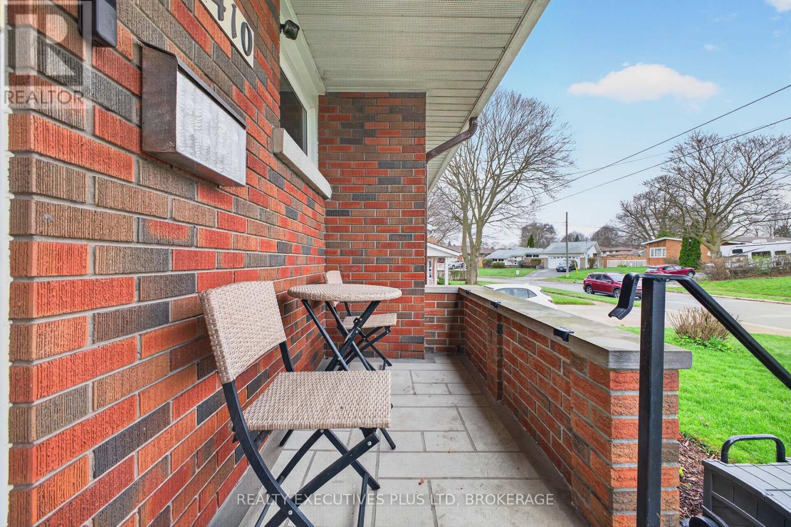 6410 SHERWOOD ROAD - 5
