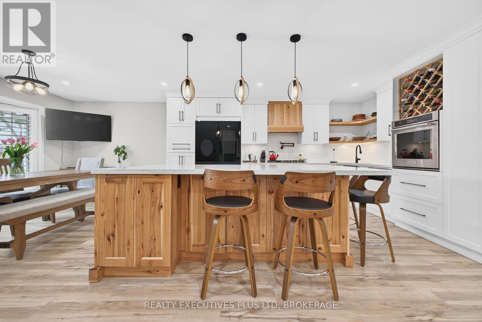 6410 SHERWOOD ROAD - 8