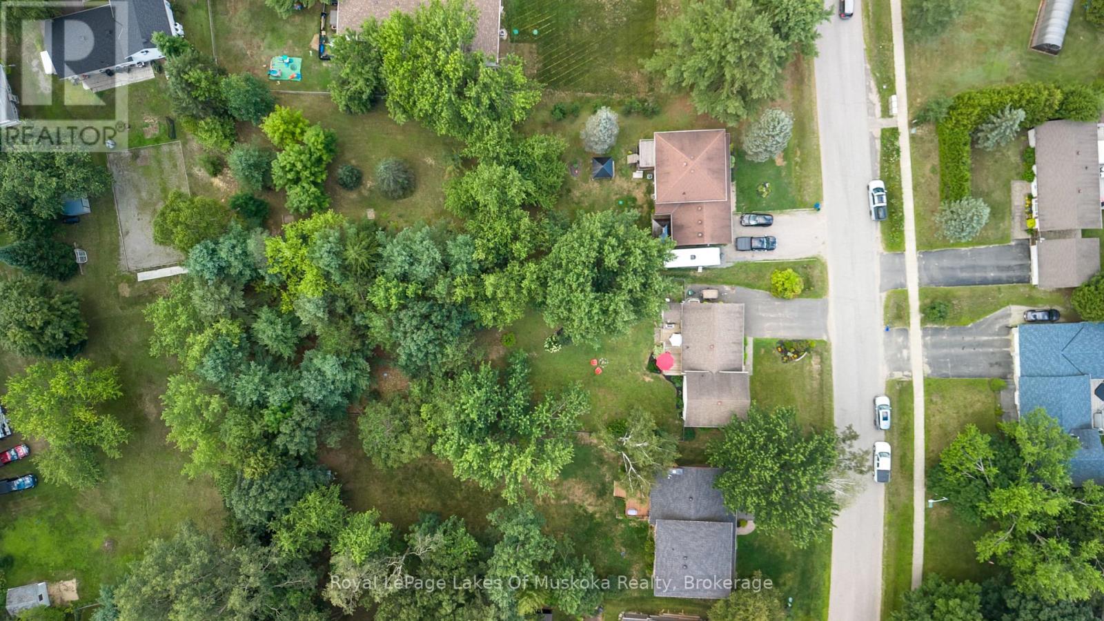 45 KEVIN CRESCENT - 36