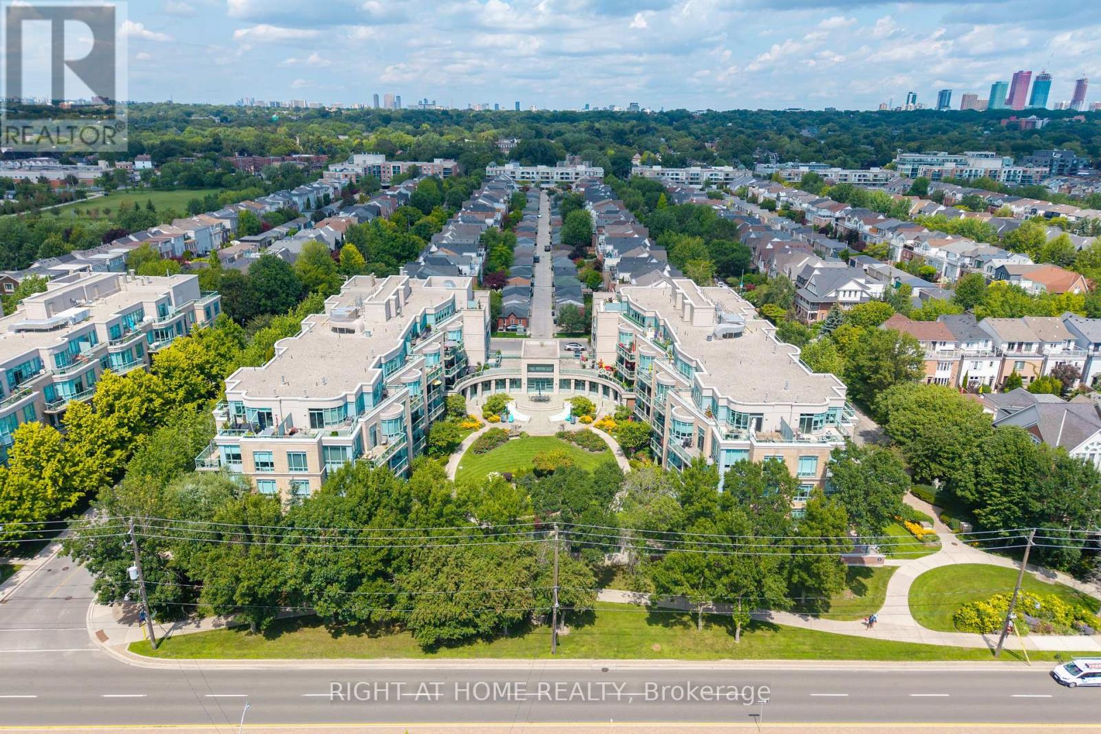 #202 35 BOARDWALK DRIVE - 19