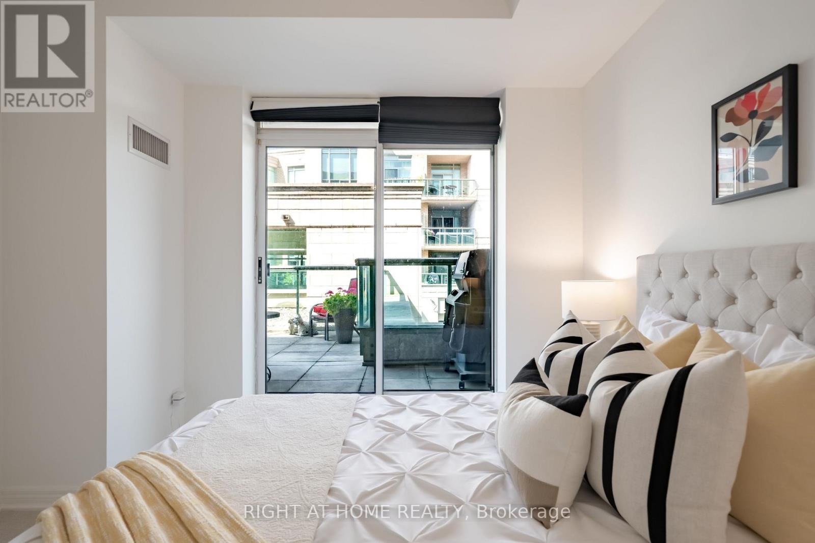 #202 35 BOARDWALK DRIVE - 8