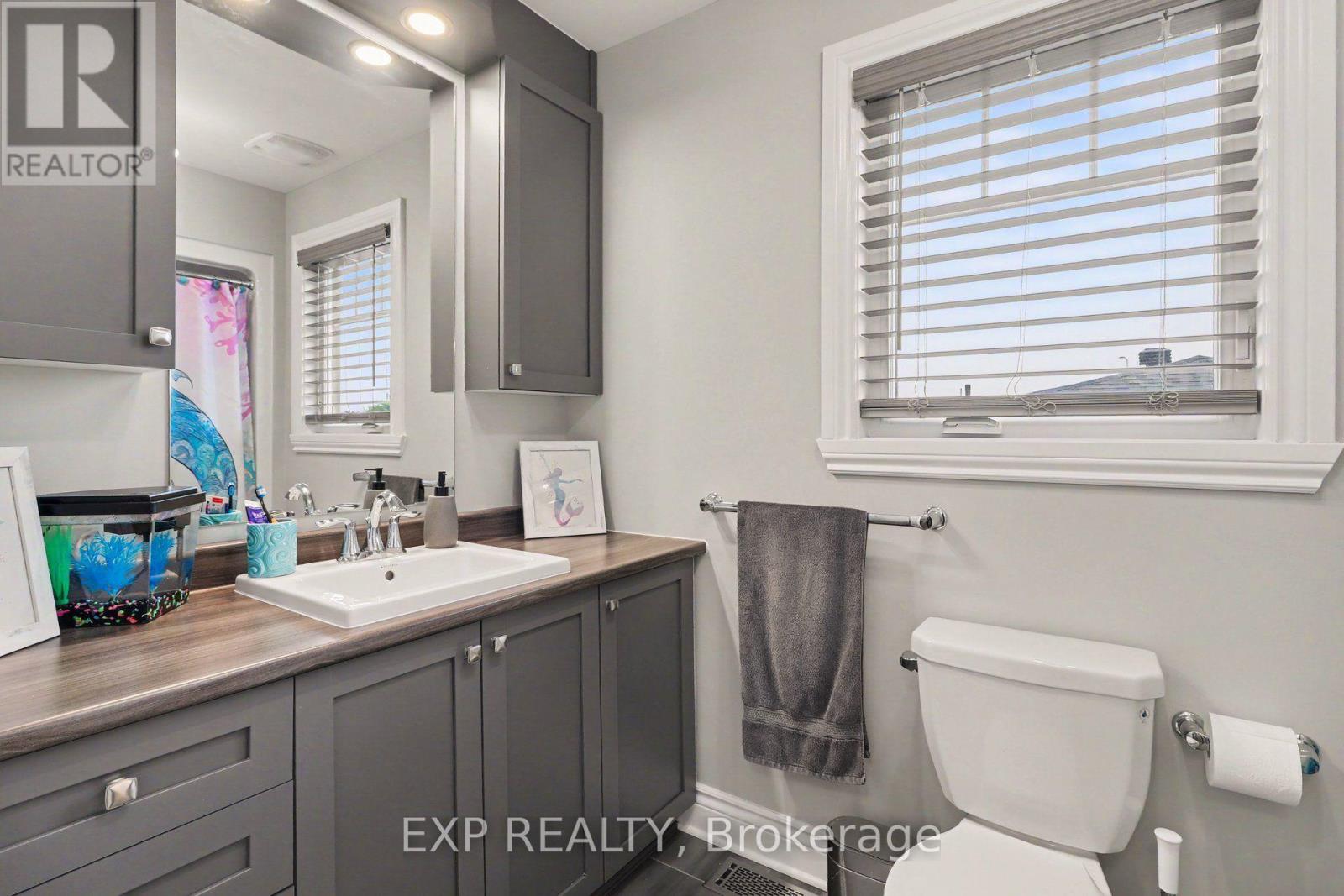 3 Bed, 4 Bath House for Sale in Russell – 138 SAINT MALO PLACE, Russell – MLS# X13681656 - Image 16