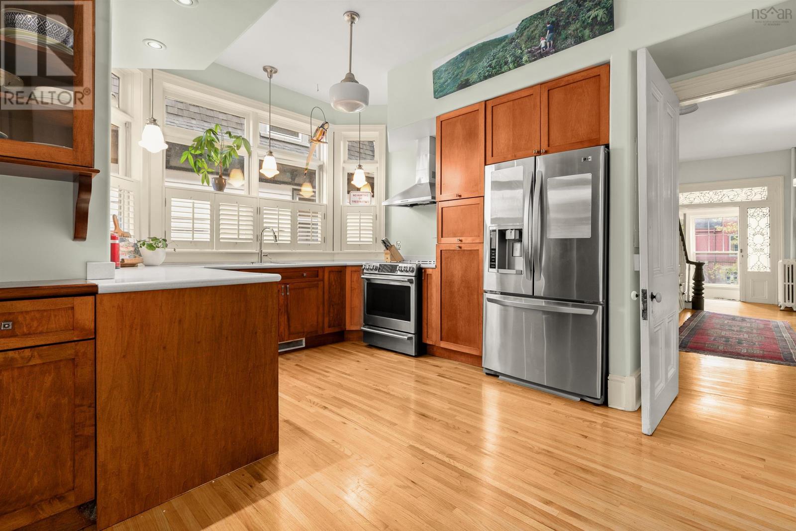 Property 18 of 49 of 1278 Queen Street