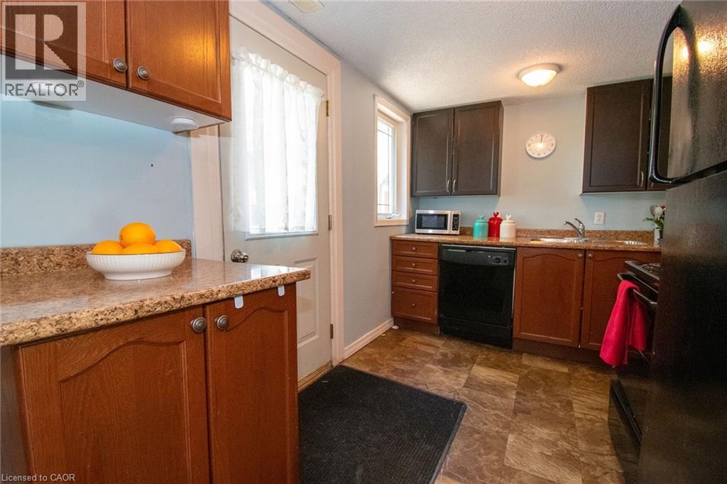 120 CROSS Street E - 20