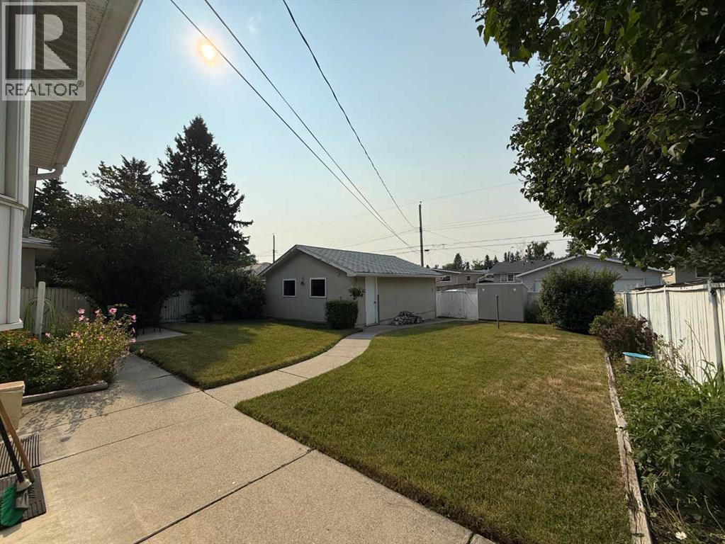 5015 Marchand Crescent NE - 26