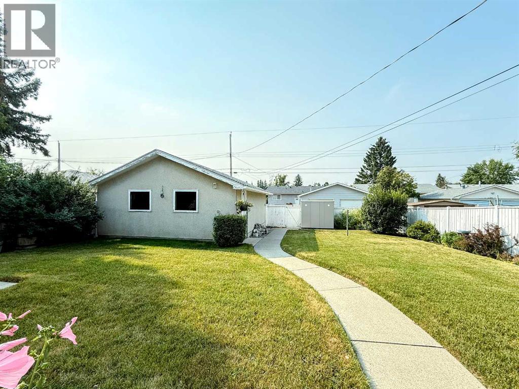 5015 Marchand Crescent NE - 28