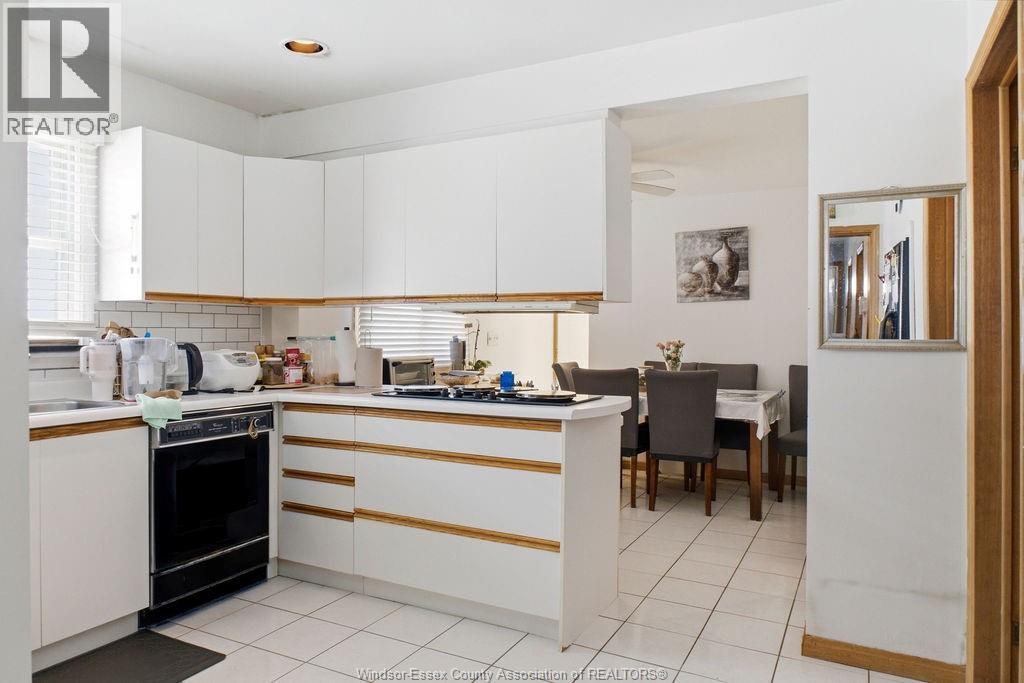 1172 MARION AVENUE - 9