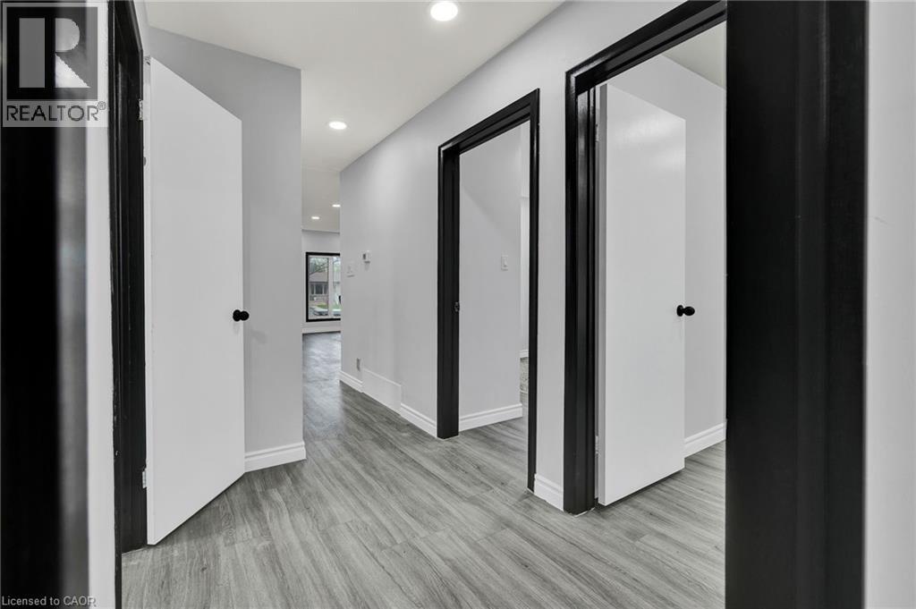 246 HILLCREST Road - Image 23