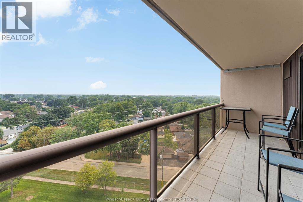 #1121E 9099 RIVERSIDE DRIVE East - 15