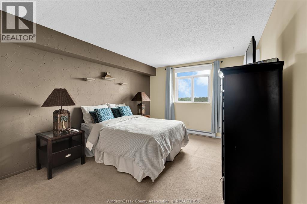 #1121E 9099 RIVERSIDE DRIVE East - 16