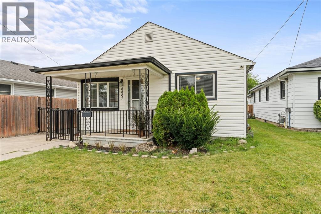 4482 Grand Marais ROAD East - 17