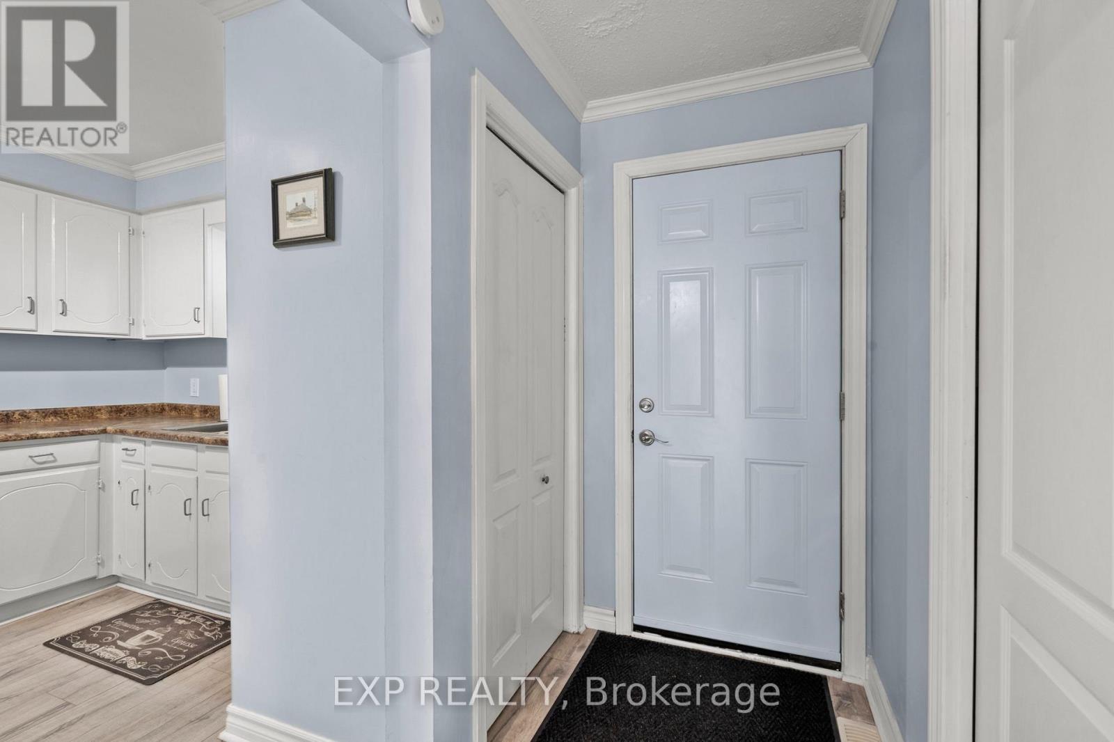 #7 4230 MEADOWVALE DRIVE - Image 6
