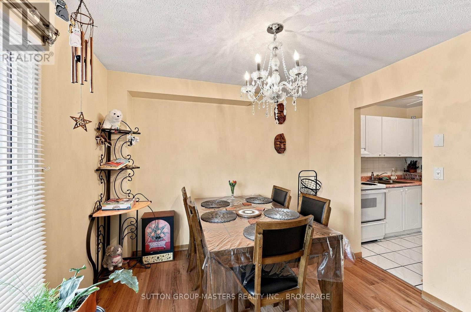 #34 52 COVENTRY CRESCENT - 14