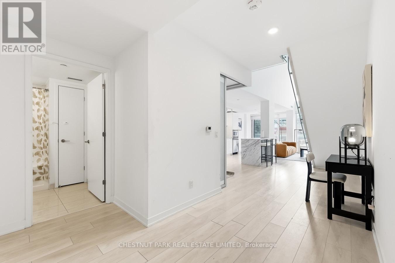 #405 18 MAITLAND TERRACE - 18