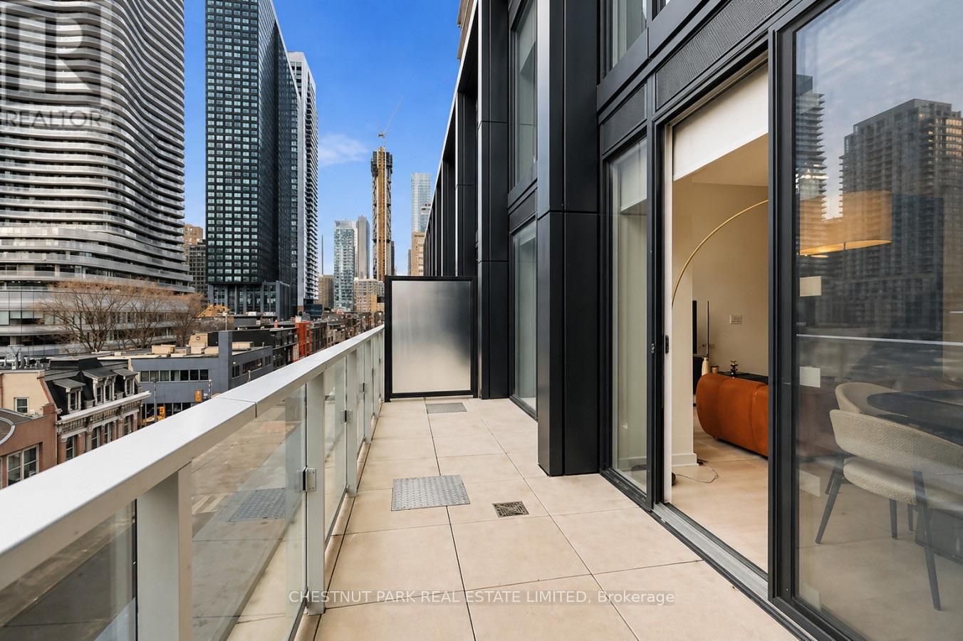 #405 18 MAITLAND TERRACE - Image 31