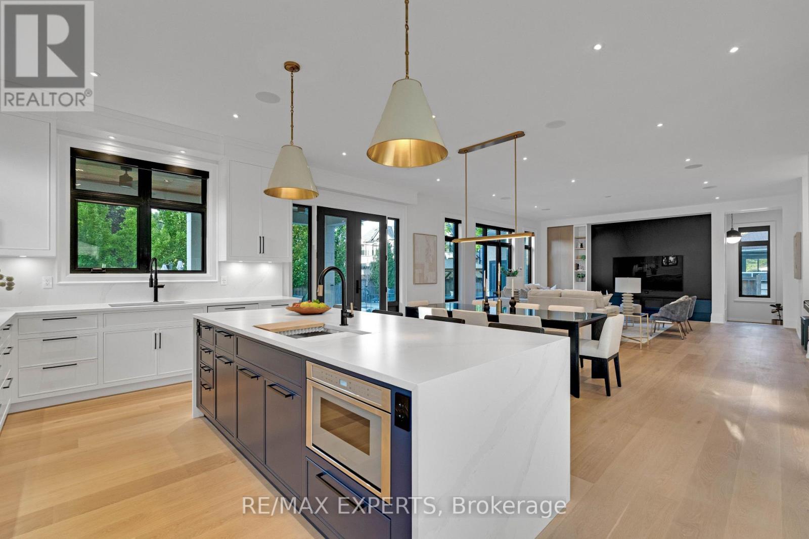 108 HOLLINGSWORTH DRIVE - 13
