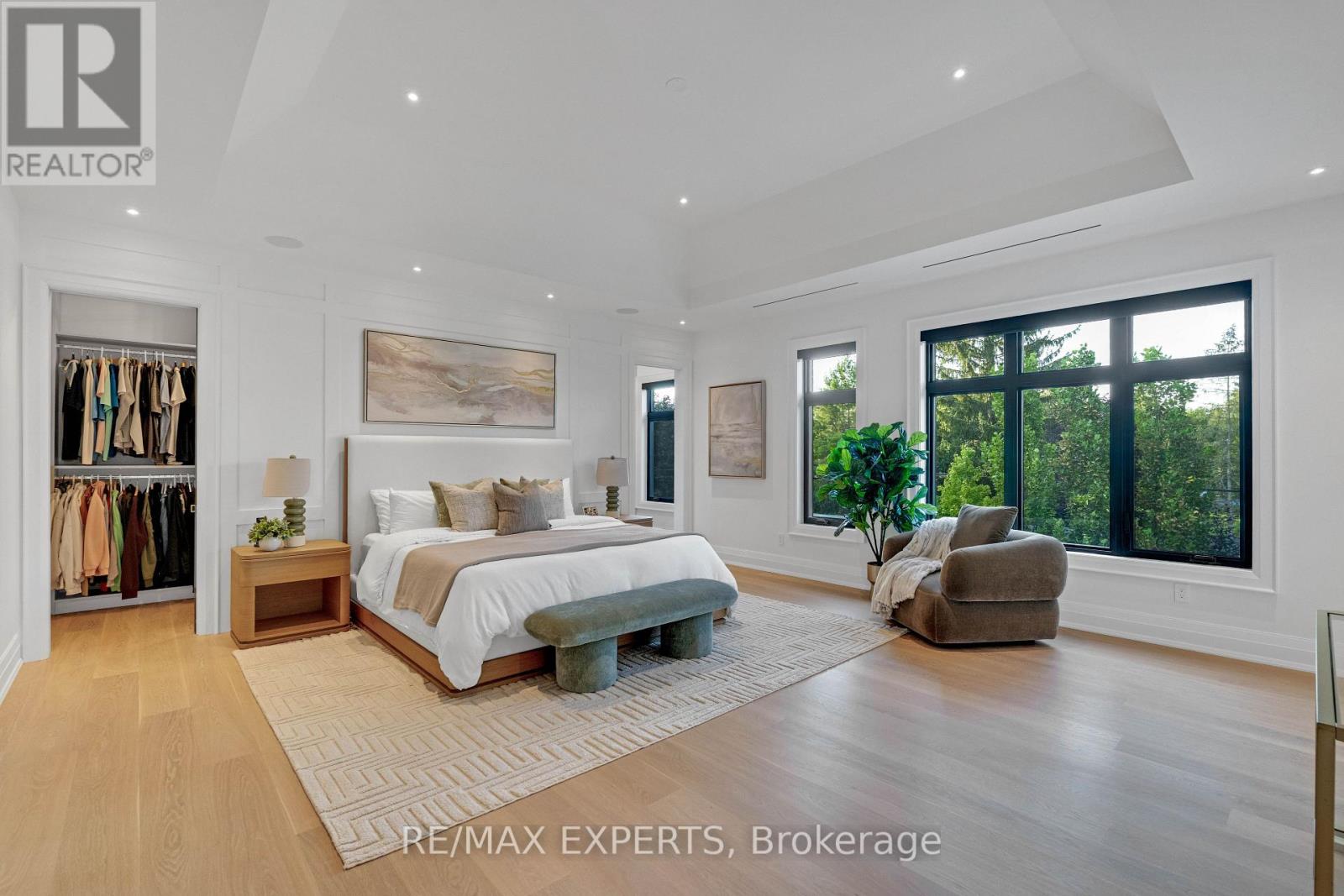 108 HOLLINGSWORTH DRIVE - 25