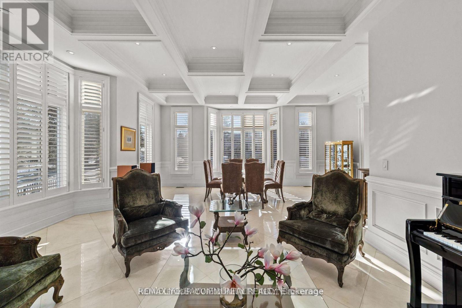 18 PARKER AVENUE - 13