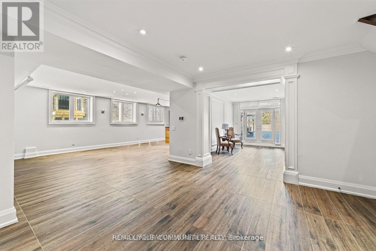 18 PARKER AVENUE - 14
