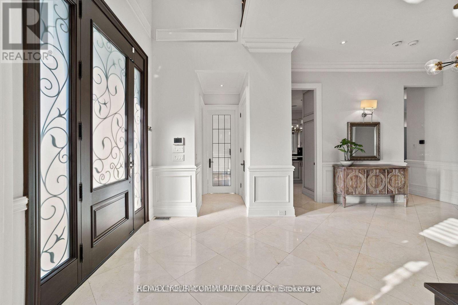 18 PARKER AVENUE - 4