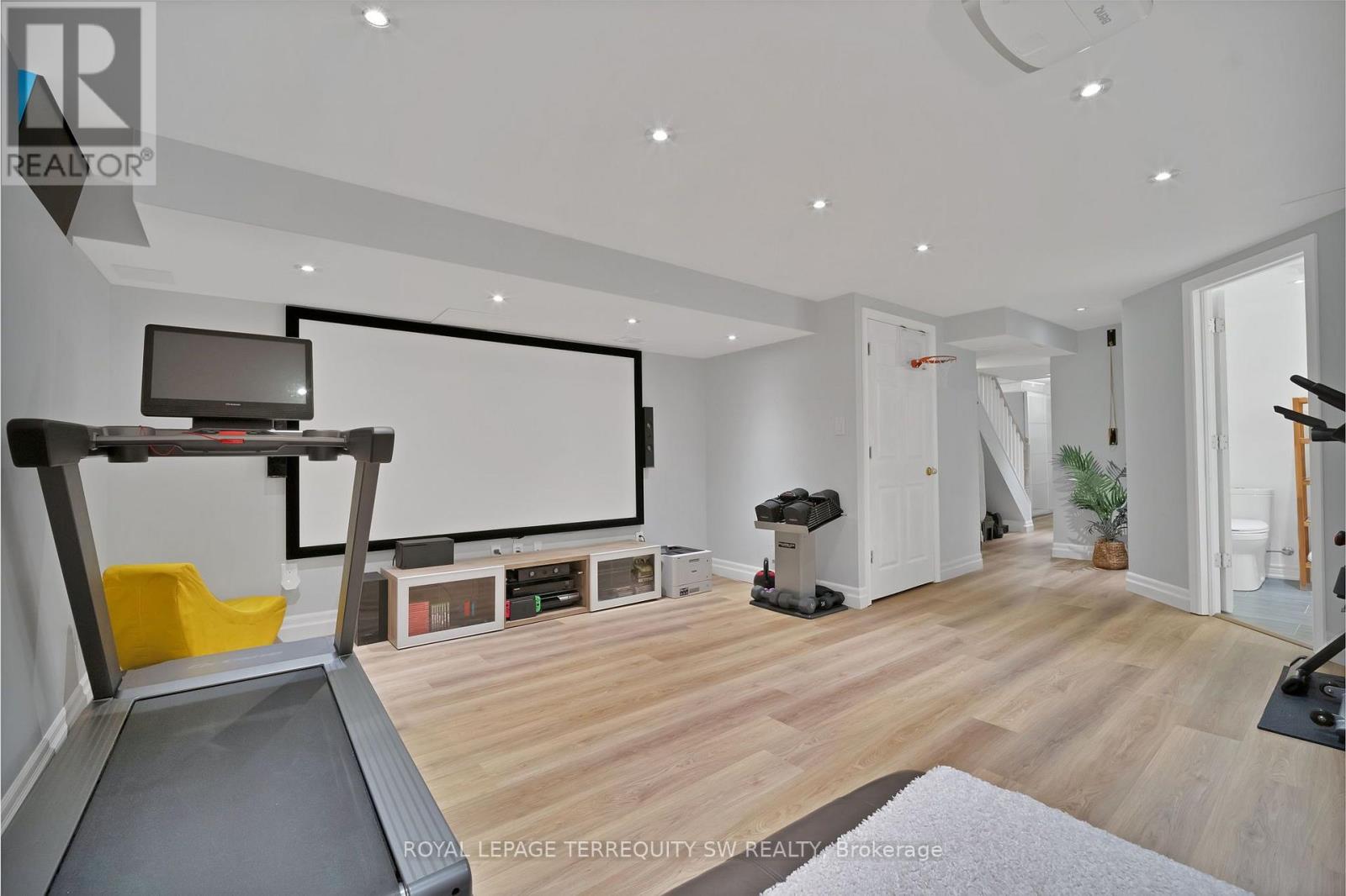 52 GOODE STREET - 33